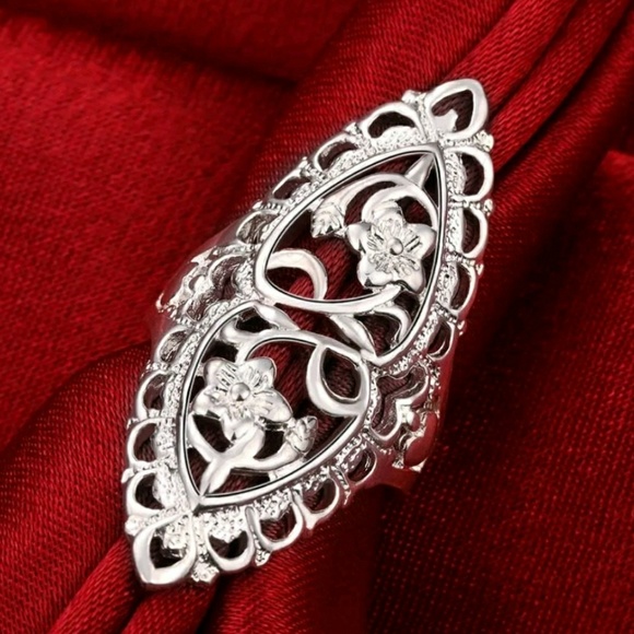 Ladie's size 10 ring - Picture 2 of 4